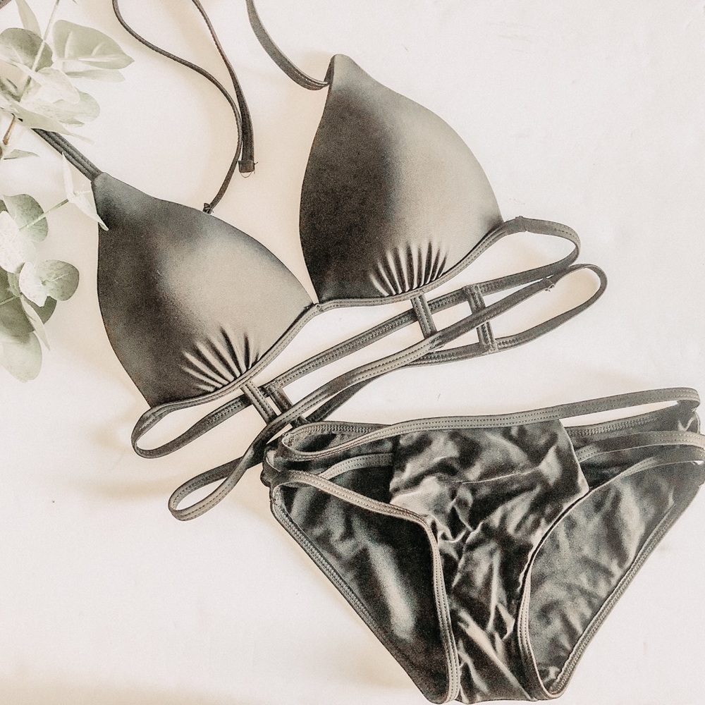 Black Triangle Bikini Set. Size Small - image 1